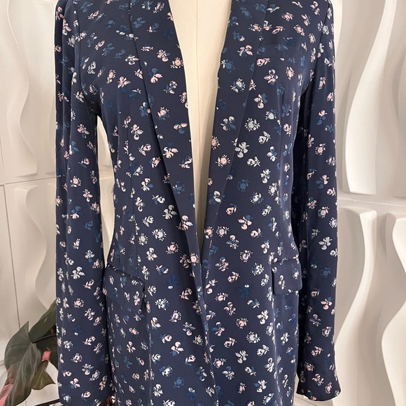 Diane Von Furstenberg Jackets & Blazers - Diane Von Furstenberg Vinley Silk Blazer